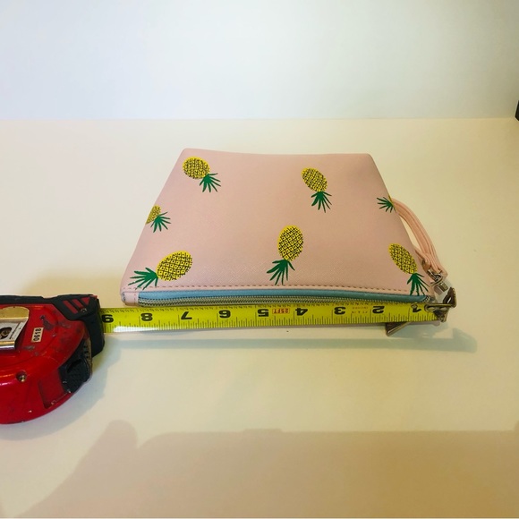 Miniso cosmetic bag. New and oh-so-cute! - Picture 8 of 10